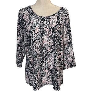 Large Multi Color 3/4 Sleeve Tee (Black, White, Pink), Soft and Flattering